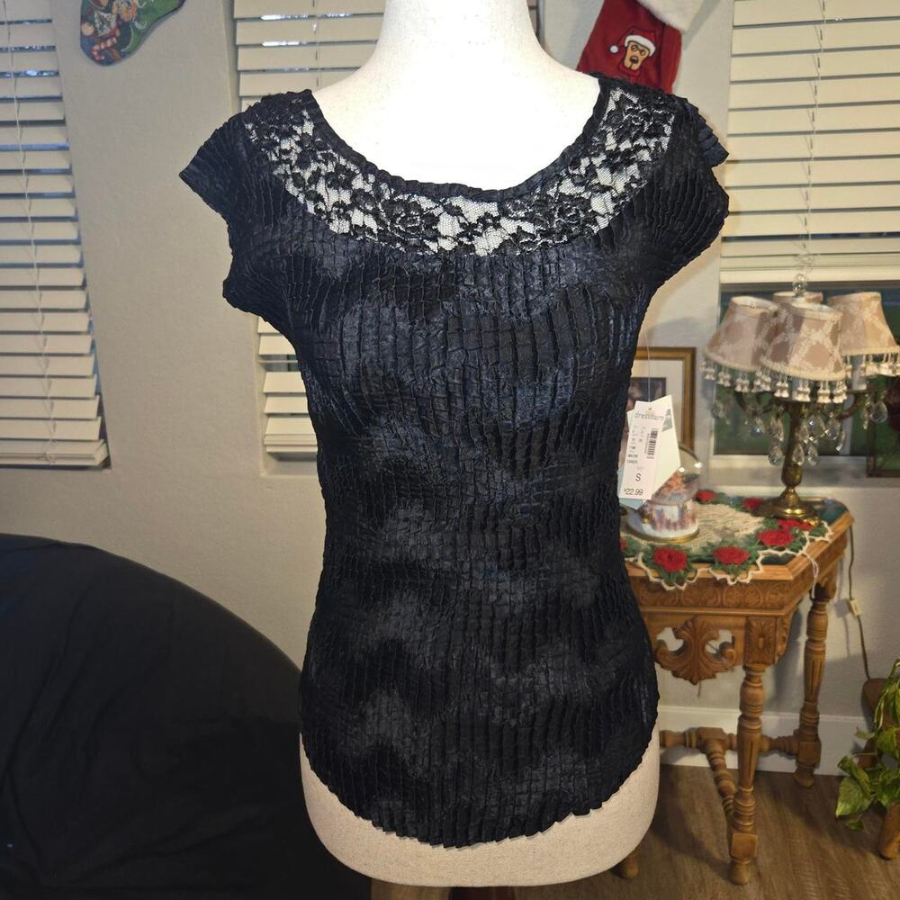 Dressbarn textured lace top